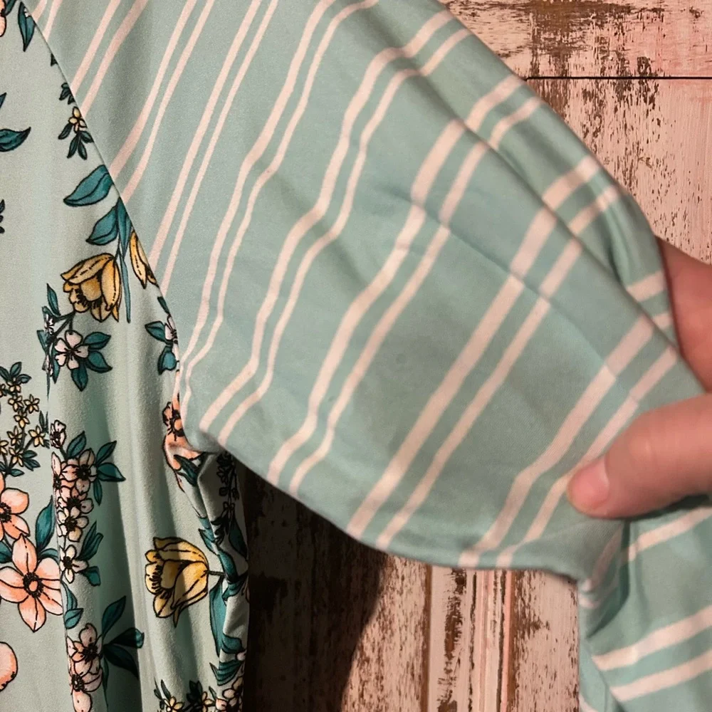 Ultra Flirt Mint Floral Hooded Tunic with Striped Sleeves
